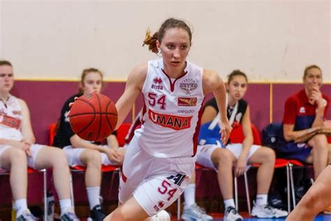 La Messinese Anna Rescifina Varca L Oceano Giocher In Ncaa A Washington