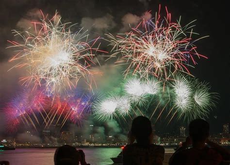 Fuegos Artificiales En Japón Tradición Y Espectáculo Pirotécnico