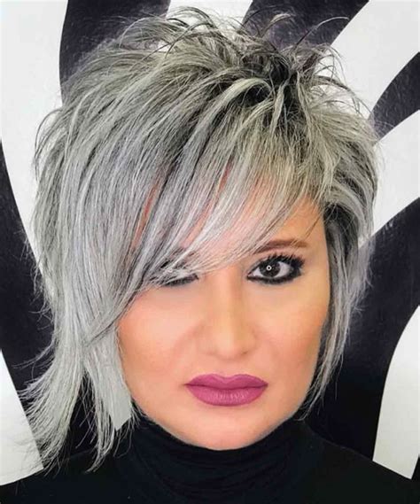 pin su capelli corti meches