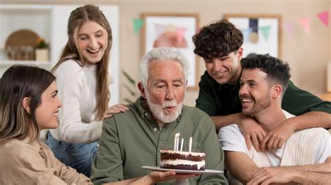 Что подарить мужчине на 50-летний юбилей
