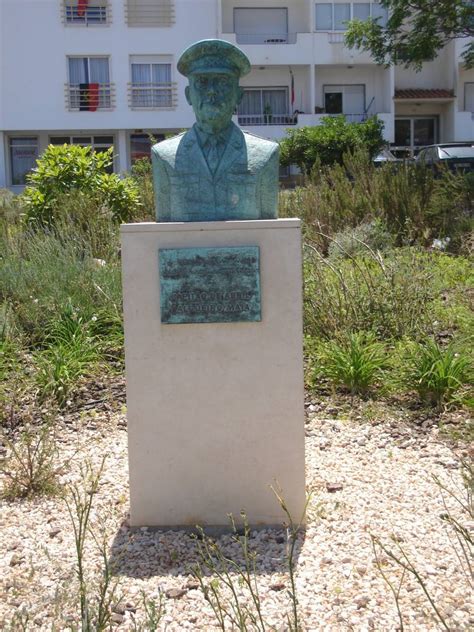 Estátua do Capitão de Abril Salgueiro Maia Lagos All About Portugal