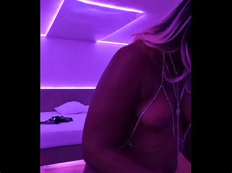 Naejae Teases On Pole After Putting On Bling XVIDEOS