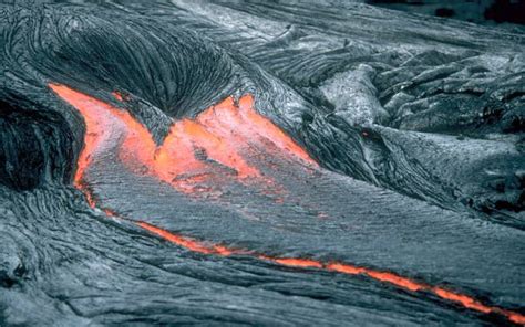 guide   types  volcanic rock  lava flows