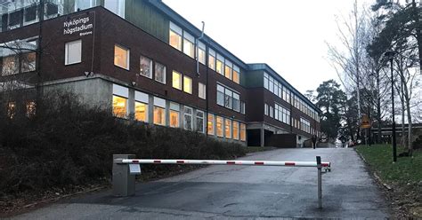 Hotade 12 åringar I Nyköping Med Kniv Döms Till Skyddstillsyn Svt