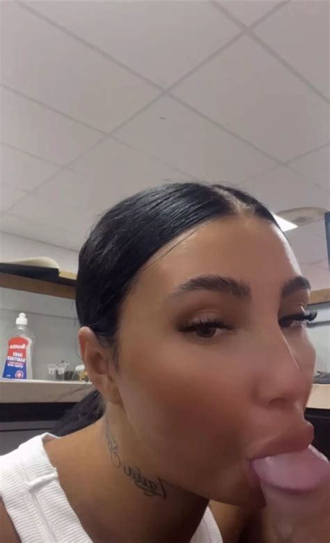 These Lips Were Made For Sucking Nudes Blowjobs Nude Pics Org