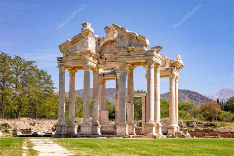 Ruinas Del Templo Romano Tetrapil N En Afrodisias Una Ciudad De Poca