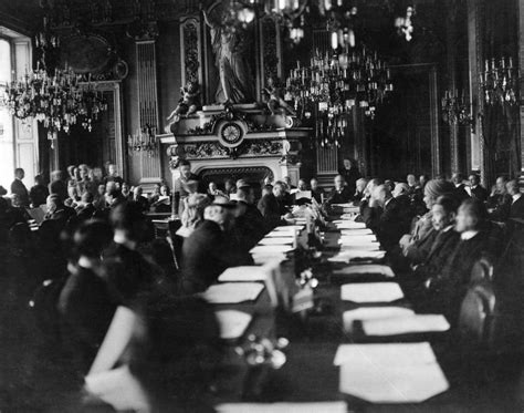 Treaty Of Versailles 1919 Na Session Of The Paris Peace Conference At ...