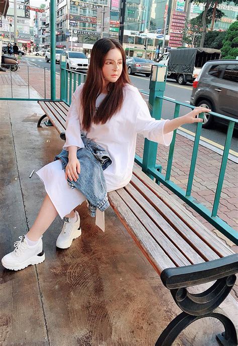 Sau 4 năm chi hàng tỷ đồng đập mặt xây lại hot girl dao kéo Vân Tokyo gây tranh cãi vì cứ đẻ