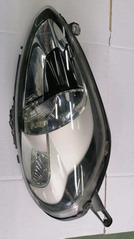 FARO ANTERIORE SX FIAT PUNTO EVO 2009 372901 L118367 Annunci Milano