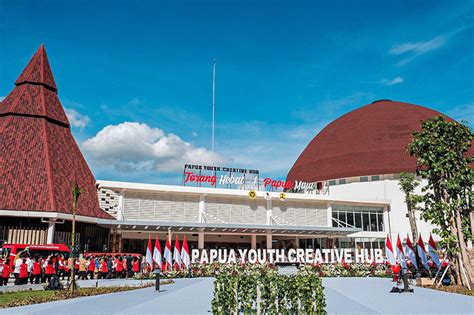 Jokowi Resmikan Papua Youth Creative Hub Mbtech