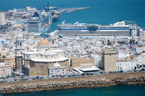 Cruise Cadiz | The Port of Cadiz restarts cruise ship traffic on Monday ...