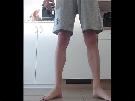 Peeing In Kitchen XVIDEOS