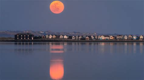 Supermoon alert: The last supermoon of the year rises tonight! | Space