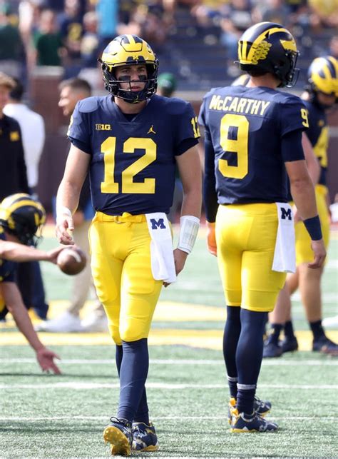 Michigans Cade Mcnamara Displeased By Unusual Qb Rotation