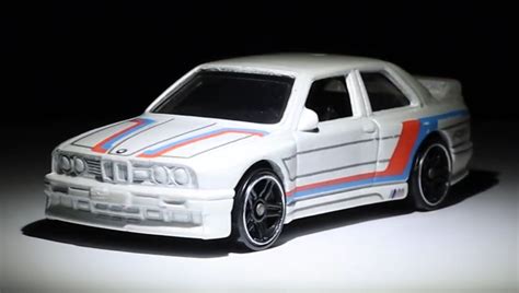 Тематична Машинка Hot Wheels 92 BMW M3 BMW 1 64 DJM81 White купити в інтернет магазині