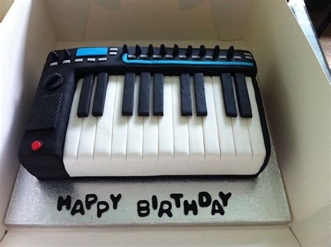 Keyboard Synth Cake Piano Cakes Music Cakes Creative Birthday Cakes