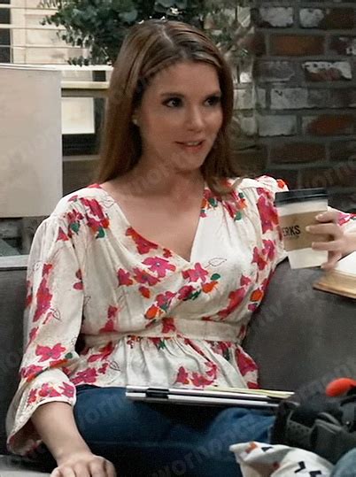 Wornontv Mollys White And Pink Floral Top On General Hospital