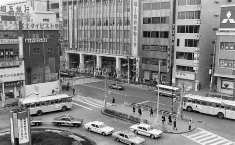 東京都 昭和49年 中野駅南口広場の古写真 昔の写真のあの場所は今どうなっている？昔と今を比較する写真ギャラリー「今昔写語」