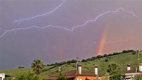 Rainbow Lightning: Nature’s Astonishing Bow and Arrow ~ Kuriositas