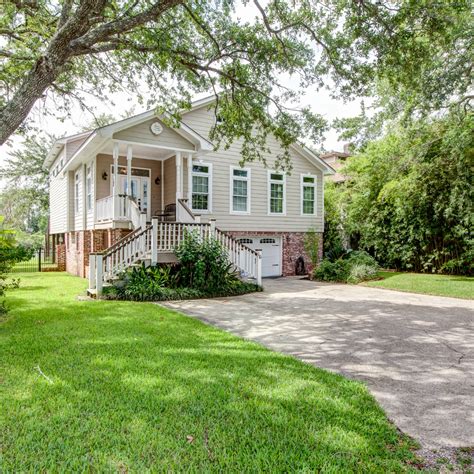 waterfront homes gulfport ms