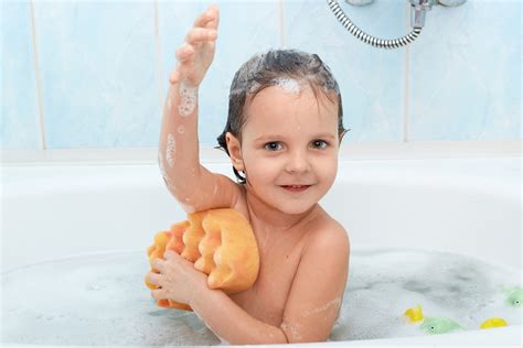 Mejores esponjas para bañar con delicadeza a los bebés CompraMejor es