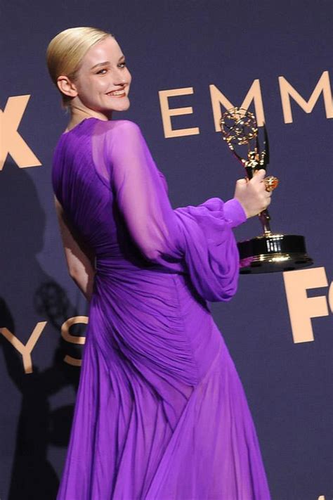 Julia-Garner-Ozark-Emmy-Awards-2019-Red-Carpet-Fashion-Cong-Tri-Tom ...