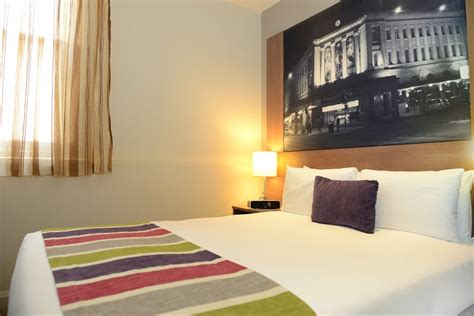 Grosvenor Hotel Adelaide, Standard Room - Adelaide, Accommodation...