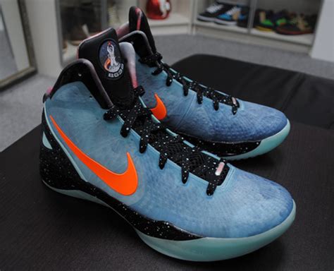 Nike Zoom Hyperdunk 2011 Supreme Blake Griffin Galaxy Pe Detailed