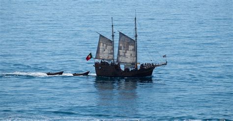 Vintage Caravel Sailing · Free Stock Photo