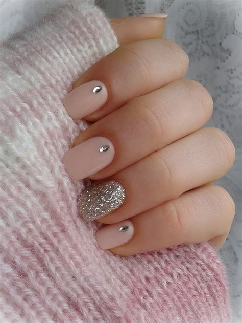 Simple Yet Cute Nail Ideas Every Beginner Can Copy Profil Bola