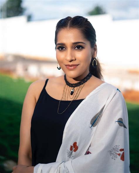 Anchor Rashmi Gautam Looks Beautiful Telugu Rajyam Photos