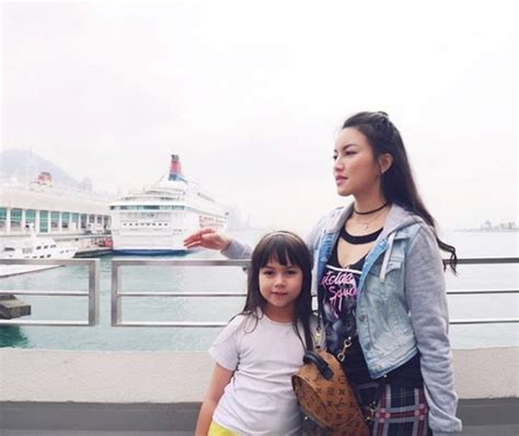 Nhan sắc nhí Thái Lan từng khiến các hot girl thời nay chạy dài bây giờ