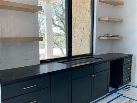 Benjamin Moore Black Forest Green HC-187 paint color