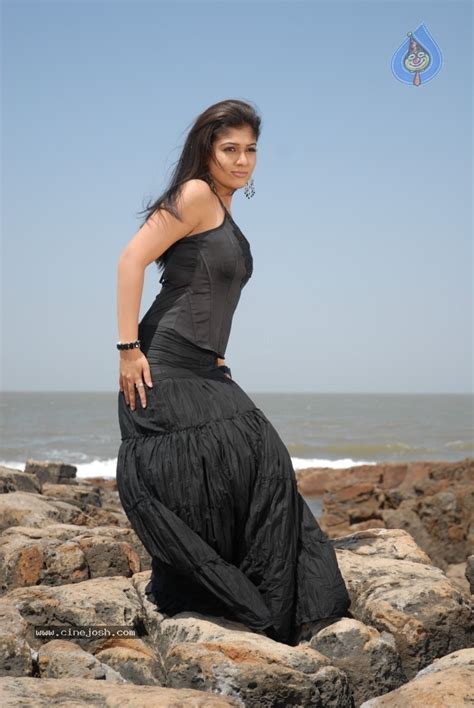 Nayanthara New Hot Stills Photo 4 Of 80