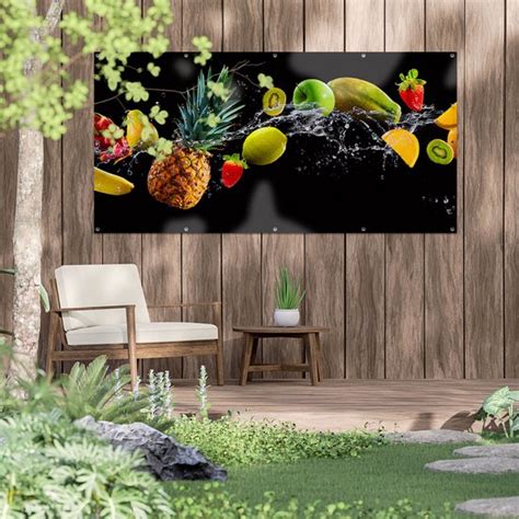 Gards Tuinposter Fruit Met Water Op Zwart Achtergrond X Cm