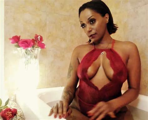 Rose Milk Bath Nude Pics XHamster