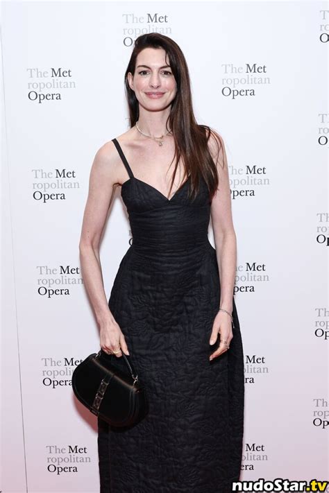 Anne Hathaway Ahathawaynews Annehathaway Heatherannie Nude OnlyFans Photo Nudostar TV