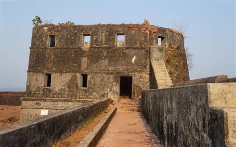 On The Bank Of Shastri River, Jaigad Fort In Ratnagiri Offers A Commanding View Of The Bay ...