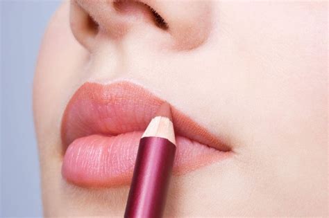 4 Langkah Mudah Dapatkan Bibir Nude Sempurna