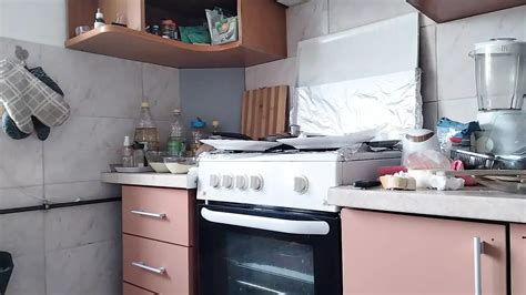 Seksowna macocha naga w kuchni latina owłosiona cipka duże cycki duży tyłek xHamster