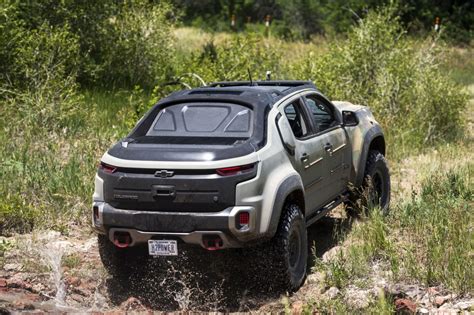 Riding silently in the US Army's Chevy Colorado ZH2 hydrogen fuel cell ...