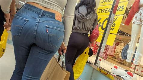 ASStounding MILF Babe With VTL OC Spandex Leggings Yoga Pants Forum