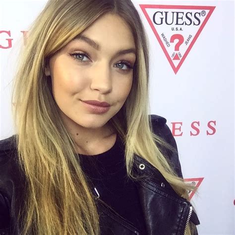 Gigi Hadid with Blue Hair (Photos)