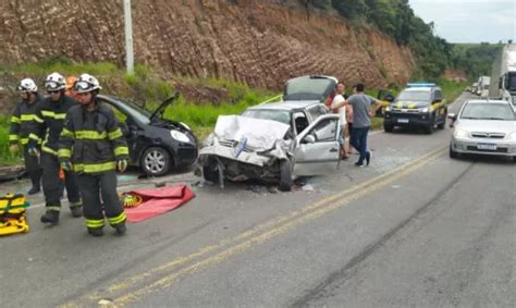 Mãe e filha morrem em acidente de carro na BR 101 em Nova Viçosa Siga