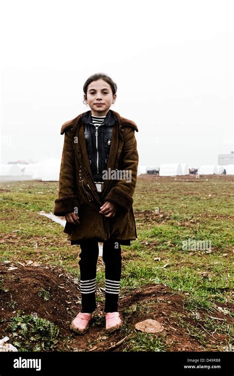 Refugee Girl In City High Resolution Stock Photography And Images Alamy