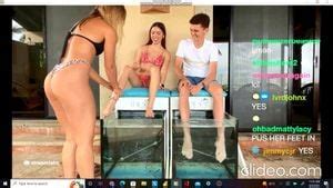 Watch Toes Babe Brunette Porn SpankBang