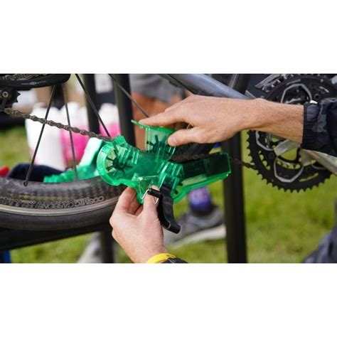 Finish Line Pro Chain Cleaner Kit Urbane Cyclist