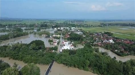 Foto Penampakan Banjir Bandang Di Grobogan Jalanan Terputus Ribuan