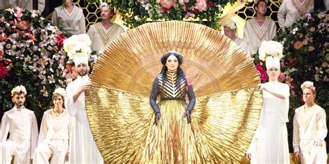 Deutsche Sex Oper Sorgt F R Wirbel Schweizerin Spielt Mit Nau Ch