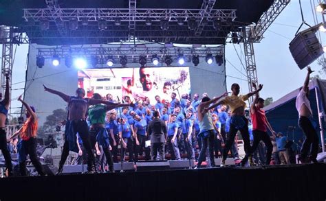 Alcalde De Neza Se Presenta En El Cervantino Con El Coro Gay Telediario M Xico